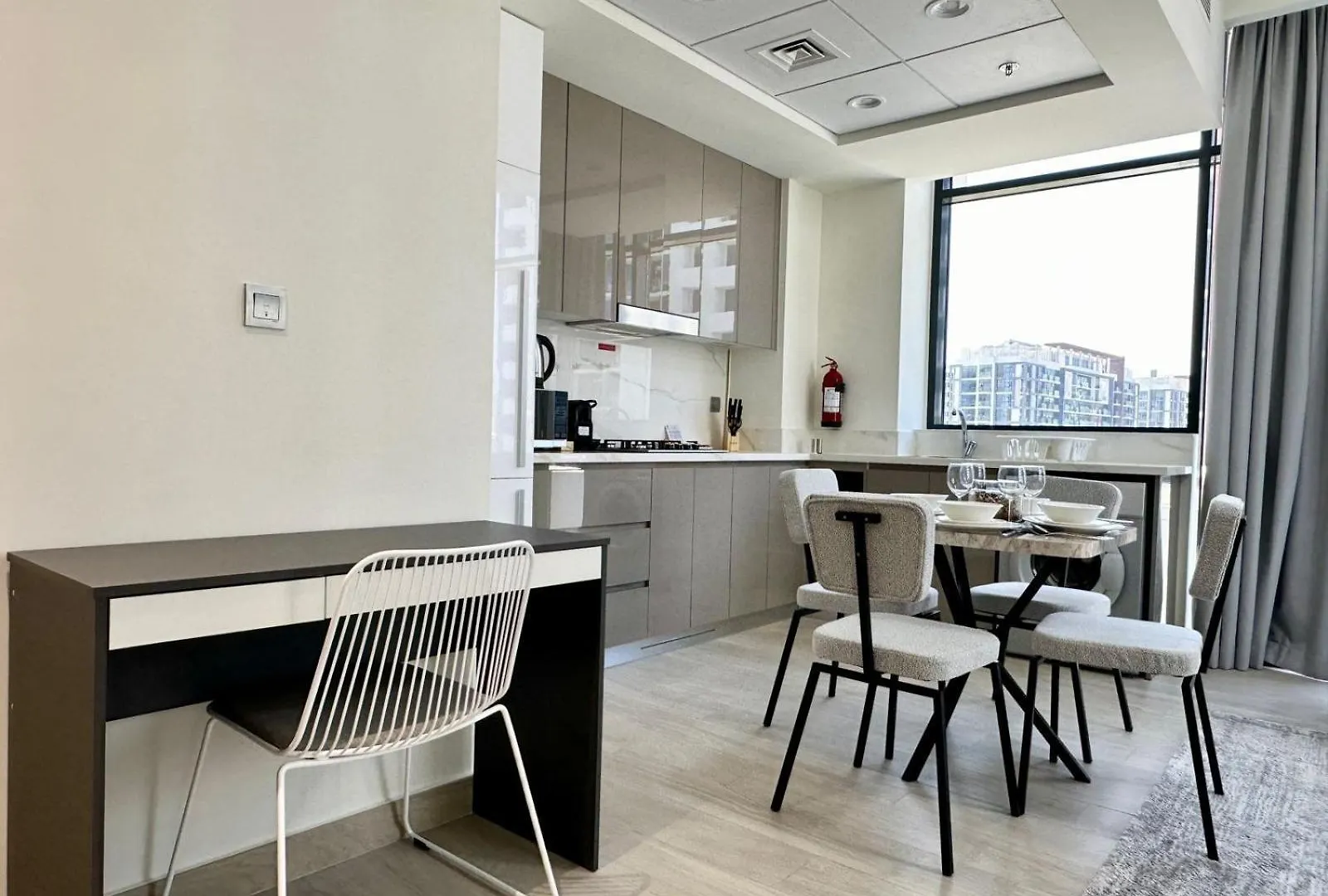 Apartment Contemporary 1Br In Azizi Riviera 27, Meydan City- Allsopp & Allsopp Dubai