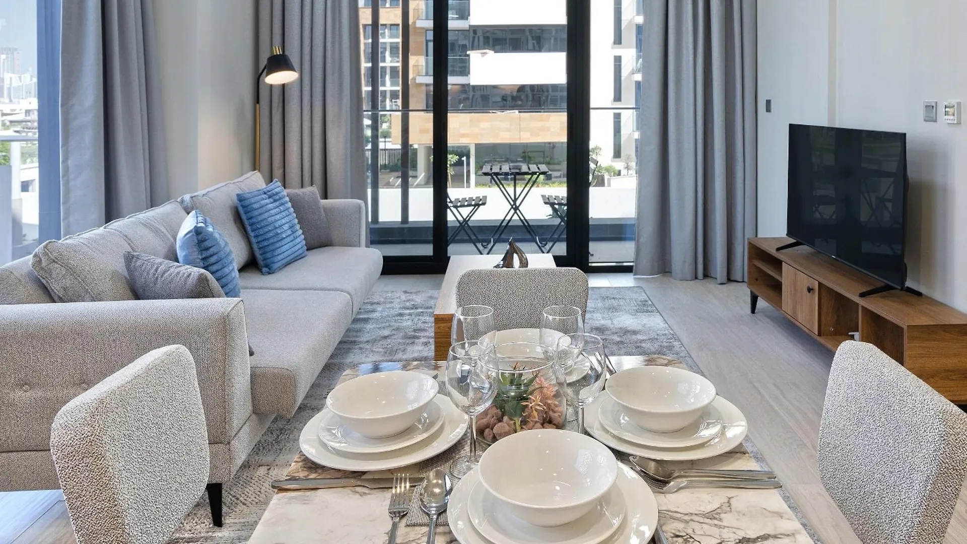 Contemporary 1Br In Azizi Riviera 27, Meydan City- Allsopp & Allsopp Dubai 0*,  United Arab Emirates