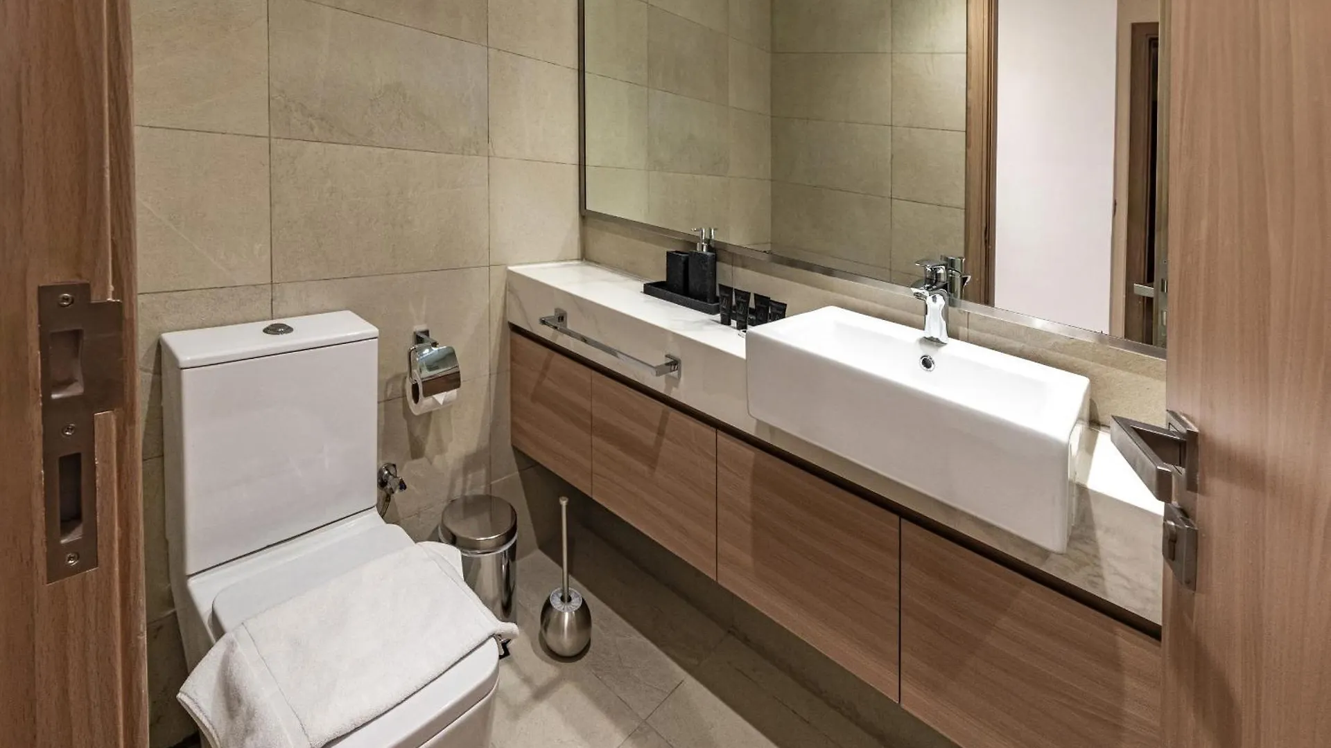 Contemporary 1Br In Azizi Riviera 27, Meydan City- Allsopp & Allsopp Dubai Apartment
